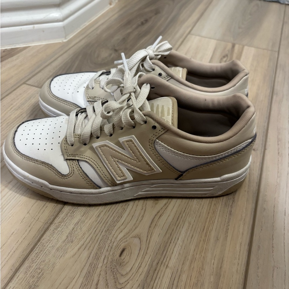 New Balance 480 Women’s 7.5/Mens 6 Cream and White Sneakers